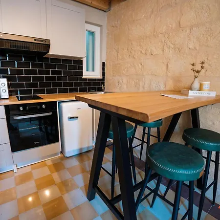 בית הארחה The Florian Boutique By Zzzing