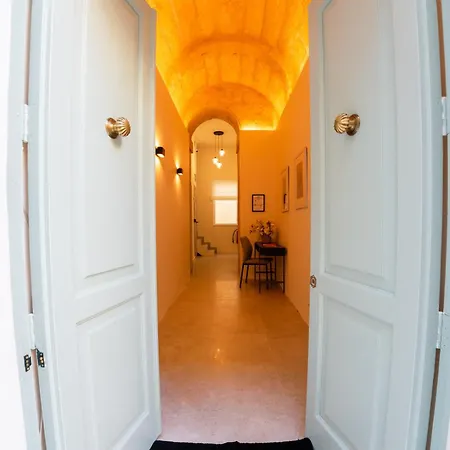 בית הארחה The Florian Boutique By Zzzing